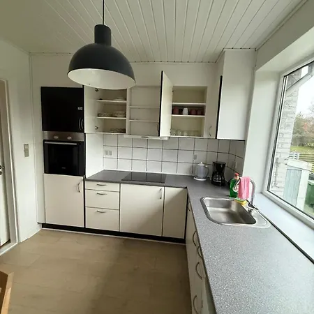 Private Rooms-shared Kitchen&bathroom- No Host On Site Nocleg ze śniadaniem