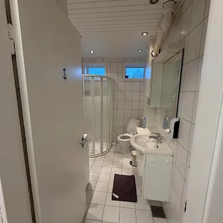 Private Rooms-shared Kitchen&bathroom- No Host On Site *