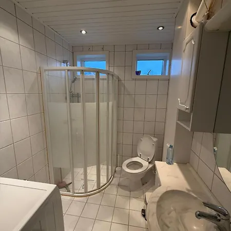 Private Rooms-shared Kitchen&bathroom- No Host On Site *