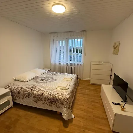 Nocleg ze śniadaniem Private Rooms-shared Kitchen&bathroom- No Host On Site Esbjerg