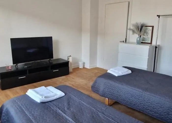 Private Rooms-shared Kitchen&bathroom- No Host On Site